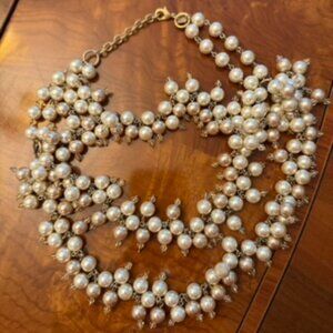 Statement Pearl Cluster Necklace – Layered Textured Bib
